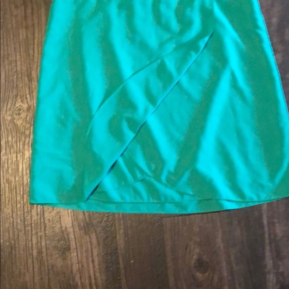 Green Petal Front Dress - Picture 2 of 5